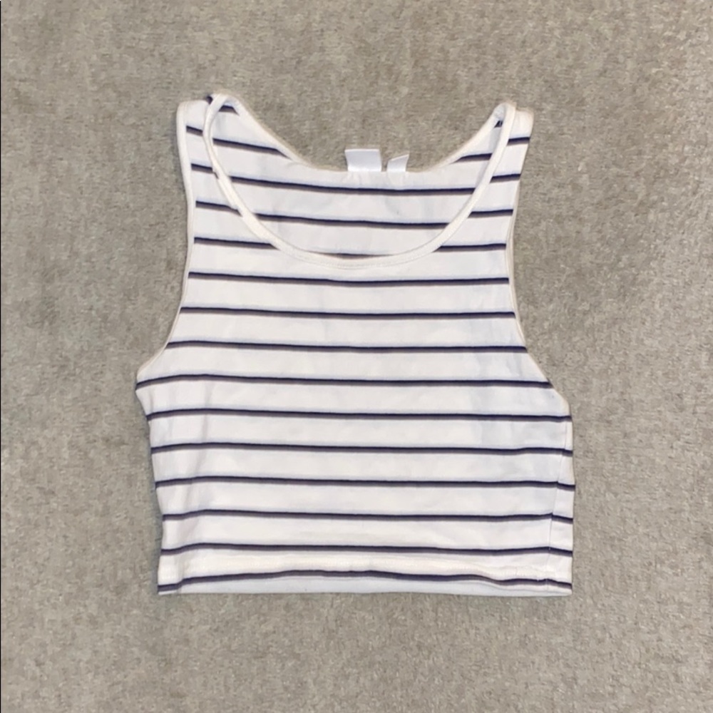 Cropped tank top. White and navy stripes